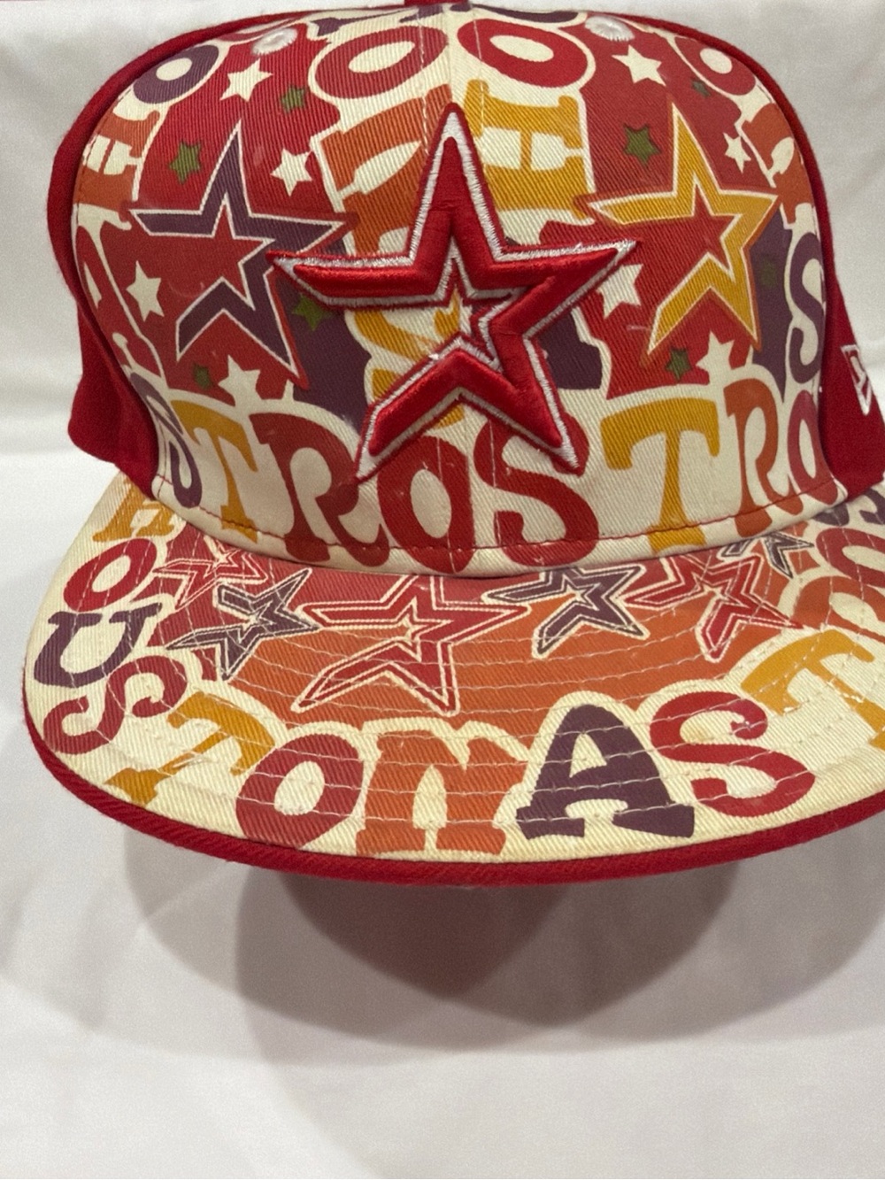 New Era Red Multi-Color Star Print Snapback Hat 7 5/8